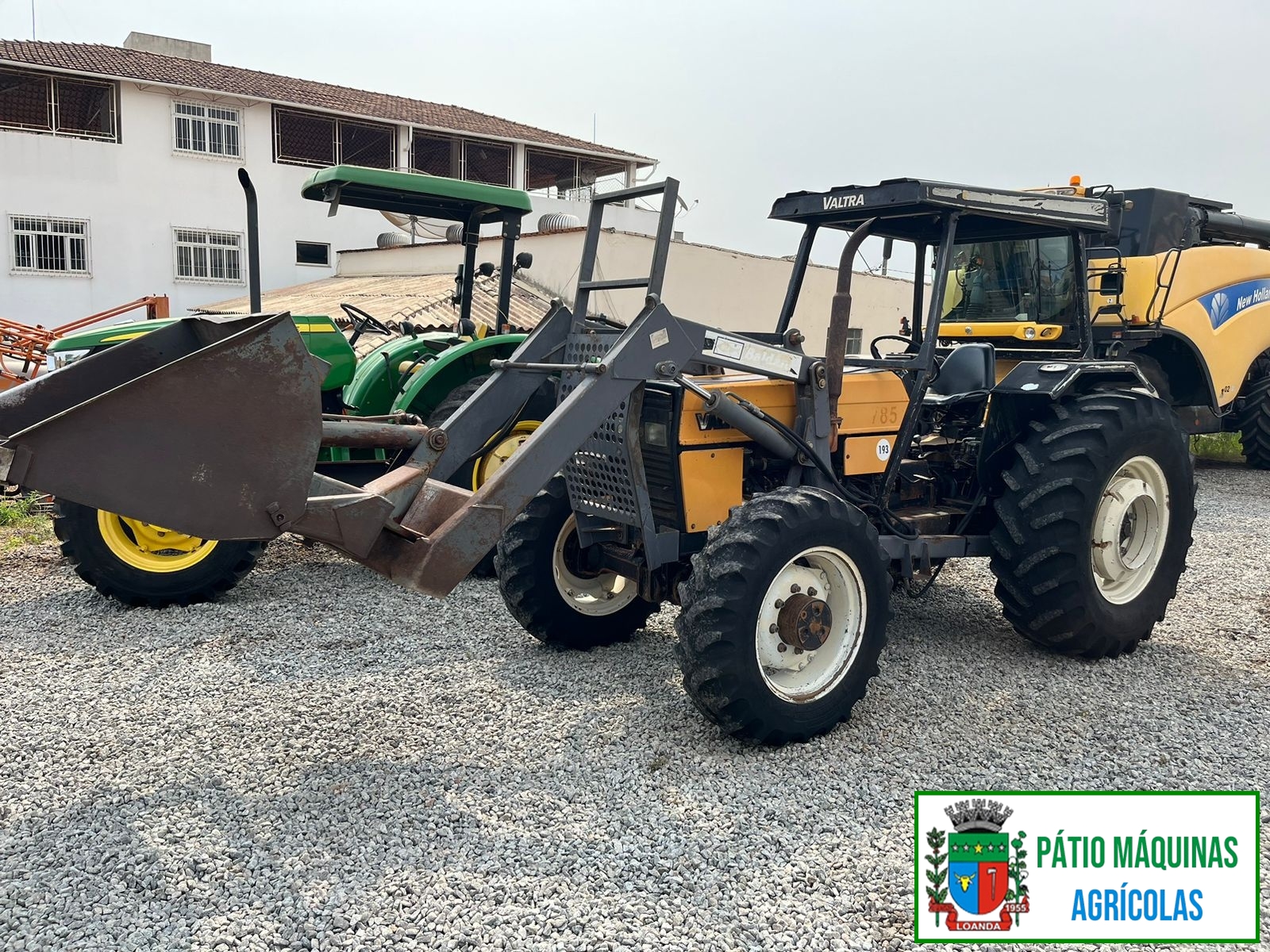 Trator Valtra 785